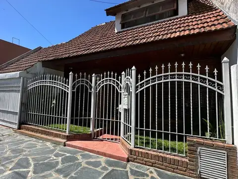 VENTA CASA 4 AMBIENTES HURLINGHAM APTO CRÉDITO