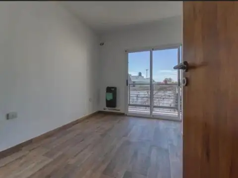 5 1800, Piso 1