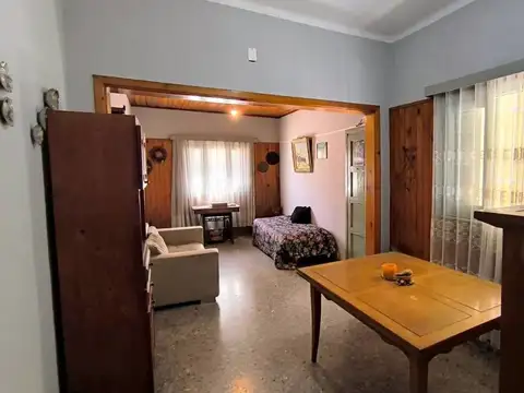 Casa 2 ambientes con 1 baño
