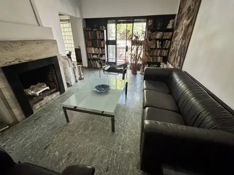 PH en venta al frente con cochera en Villa Luro