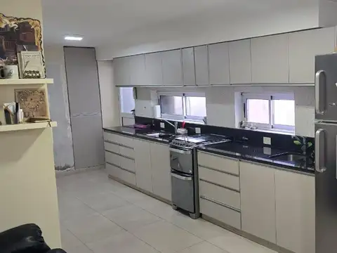 Paso y San Luis- Balvanera- Excelente Piso de Categoria! 