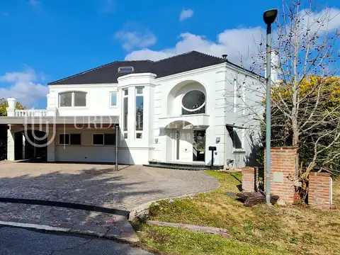 Casa en Alquiler de 5 dormitorios