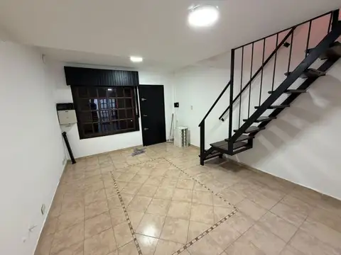 Depto Tipo Casa 3 ambientes con 1 baño