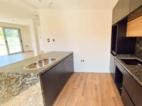 Dúplex de categoría a estrenar, zona Blas Parera