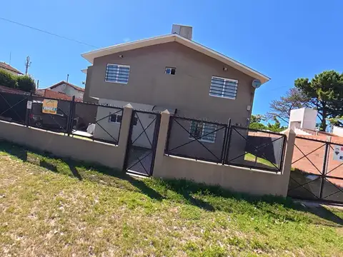 Departamento en PH en dos plantas con parrilla