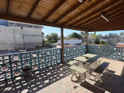 VENTA EN BLOCK  2 LOCALES COMERCIALES + VIVIENDA 4 AMBIENTES