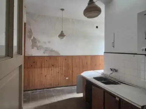 A REFACCIONAR! CASA EN BARRIO SAN VICENTE