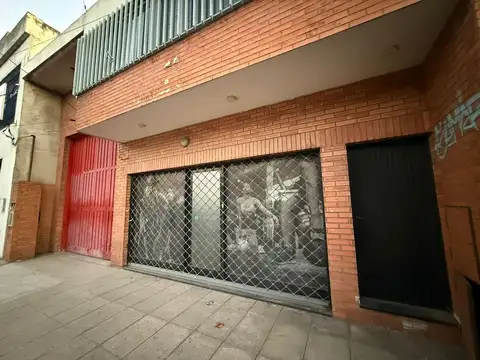LOCAL + GALPON SOBRE AVENIDA ROCA - HURLINGHAM