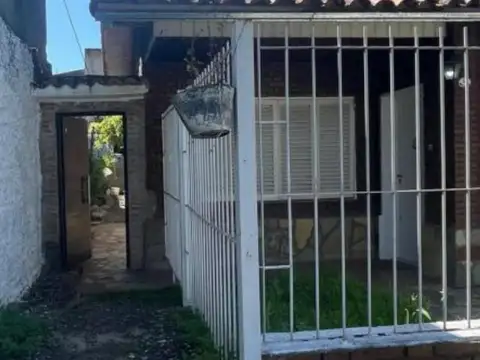 PH en venta - 2 Dormitorios 1 Baño - Ituzaingó