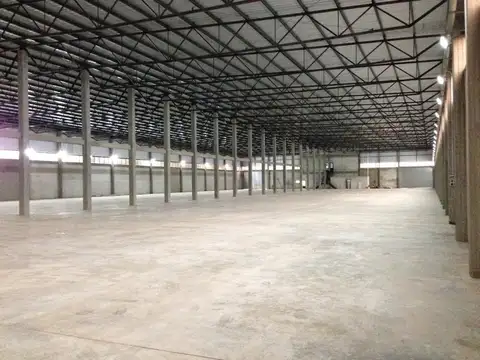 Depósito Parque Industrial Burzaco Venta 5000 mts cub + 800 mts cub ofic Baños 