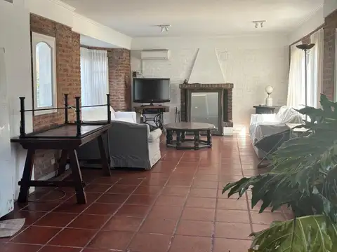 Casa en Alquiler en San Carlos Country Club, USD 1.800