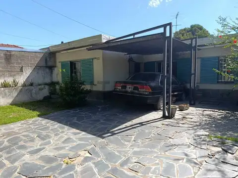 CASA EN BARRIO SANTA RITA, jose c paz. DE 300M2, Sobre Asfalto, APTO CREDITO! GRAN POTENCIAL