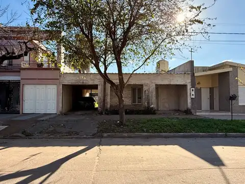 GRAN OPORTUNIDAD: CASA EN VENTA  25 DE MAYO 1564