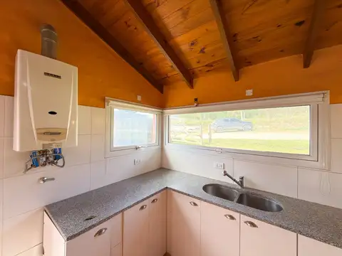 VENTA CASA TANDIL - JARDIN y QUINCHO