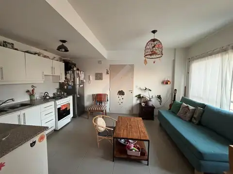 VENTA - DOS AMBIENTES -  TIGRE S/ AV. CAZON - IMPECABLE