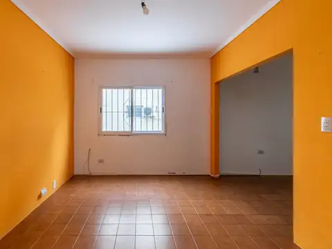 Caseros 2800, Piso 1