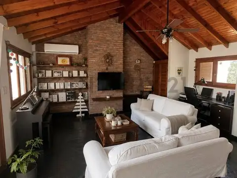 VENTA CASA 5 AMBIENTES - LA LUCILA