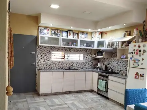 Casa en Venta con 4 cocheras
