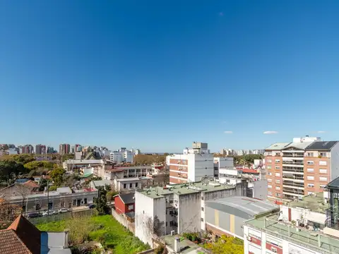 Simpático departamento, dos ambientes en dúplex, con balcón y cochera cubierta ubicado en Olivos.