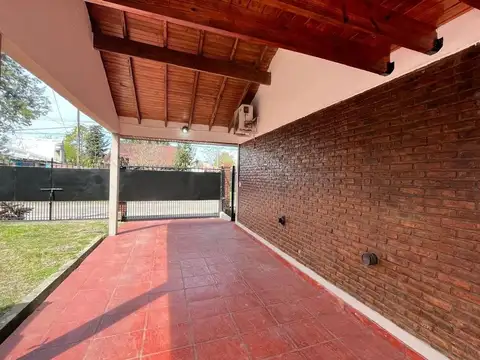 Casa 5 ambientes con 3 baños