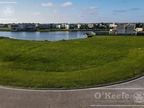 Terreno en Venta Fondo a la Laguna en barrio cerrado Gaboto Guillermo Hudson, Pueblos del Plata