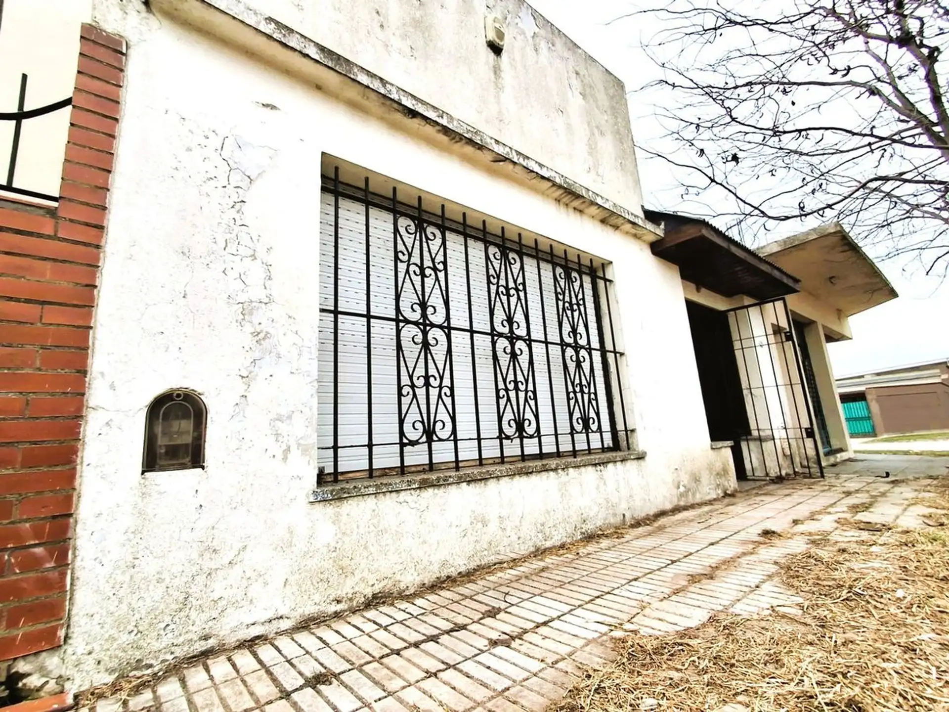 VENTA CASA 3 AMB + 2 LOCALES EN BLOK F. SANCHEZ