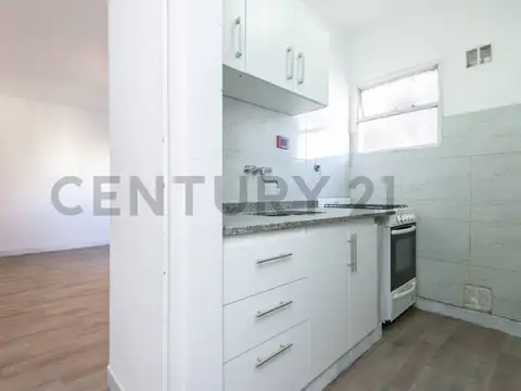 47 e/ 2 y 3 300, Piso 8