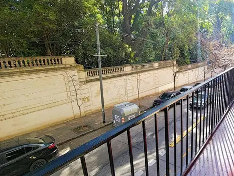 VENTA DEPARTAMENTO PISO  RETIRO BALCÓN COCHERA