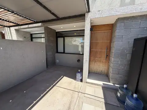 Departamento duplex en venta de 2 dormitorios, Roca al 1300