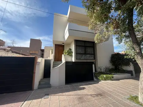 CASA EN VENTA SEXTA SECCIÓN, CIUDAD MENDOZA