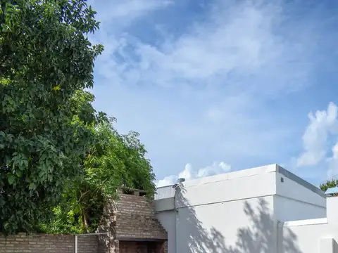 Venta Casa 3 dormitorios con jardín, pileta y parrillero en Alberdi