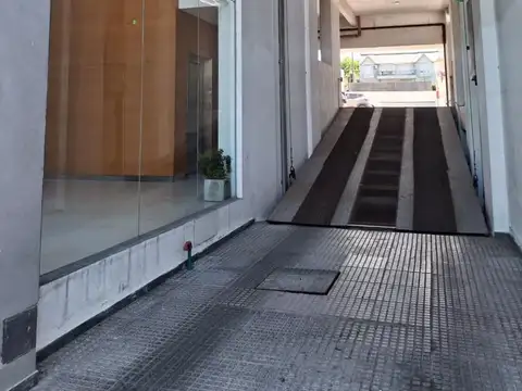 Cochera en venta Banfield Este