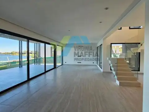 Casa 7 ambientes con 6 baños