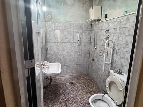 Casa 2 ambientes con 1 baño