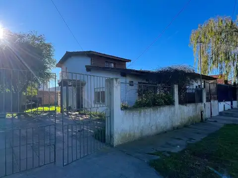 VENTA CASA 2 AMBIENTES, AEROPARQUE A RECICLAR