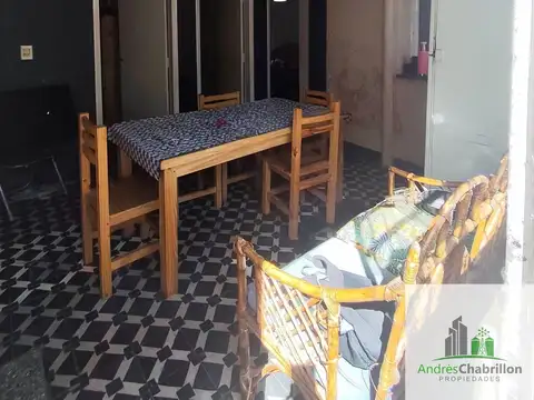 Oportunidad de Inversión: casa con local y galpón en venta