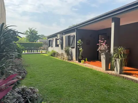 Casa en venta en Federico Rossi a mts de Av Aconquija