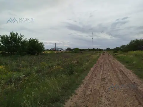 Campo 2 Has. con Galpón, Silos y Oficina en Ruta 32 y Bv. Acevedo