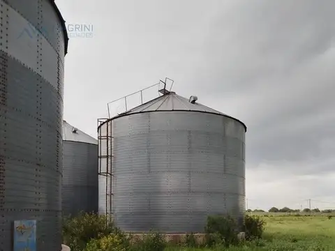 Campo 2 Has. con Galpón, Silos y Oficina en Ruta 32 y Bv. Acevedo