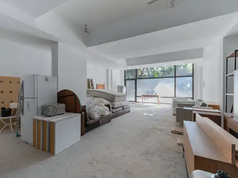 Venta Local comercial. 95 m². 2 baños. 6,20m de Vidriera. Chacarita