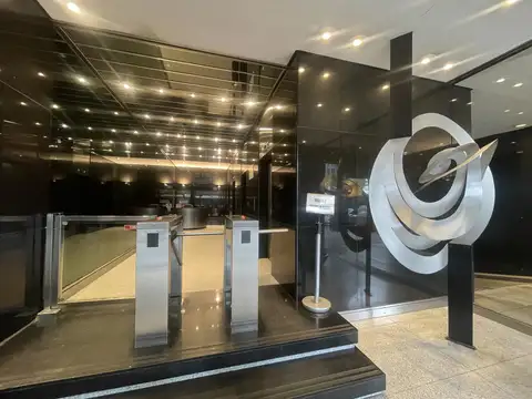 Avenida Leandro N. Alem 700