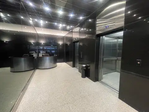Oficina en Alquiler en Catalinas, USD 4.910