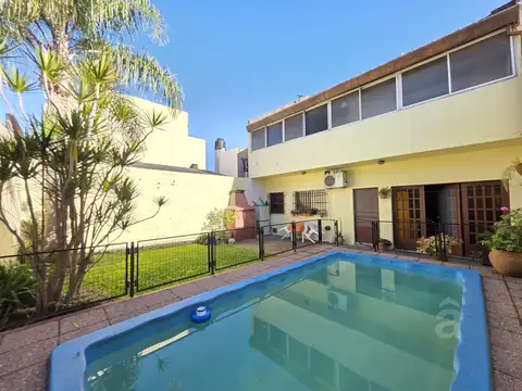 Casa 4 ambientes con 2 baños