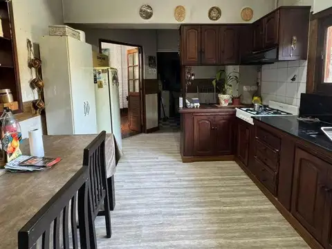 CHALET CON LOCAL COMERCIAL EN VENTA EN R. CALZADA