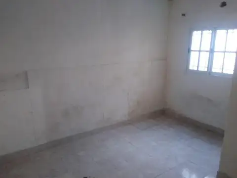 VENDO INTERNO UNICO SOBRE AVENIDA
