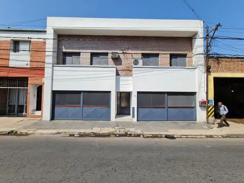 Cochera cubierta con entrada exclusiva en Saavedra entre Salta y L. de la Torre. NO APTA CAMIONETAS