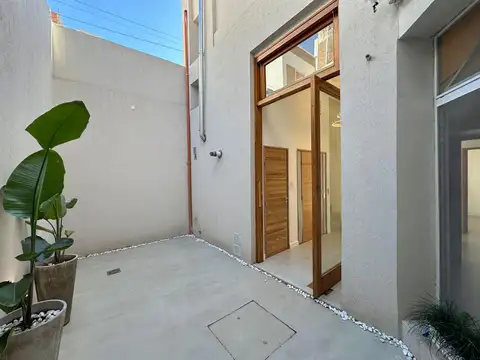 Casa 6 ambientes con 3 baños