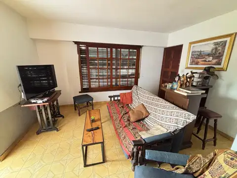 Casa en Alquiler con 1 cochera