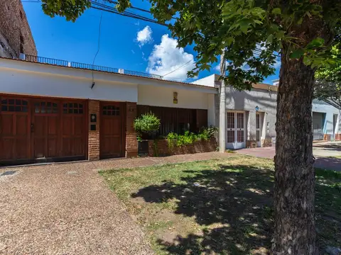 Hipólito Yrigoyen al 900