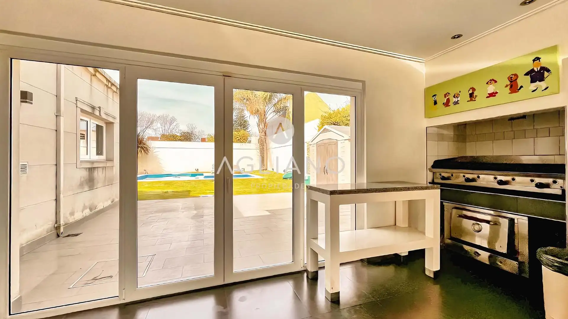 Chalet de Categoría en Venta 8 amb, 391m² en Barrio Divino Rostro